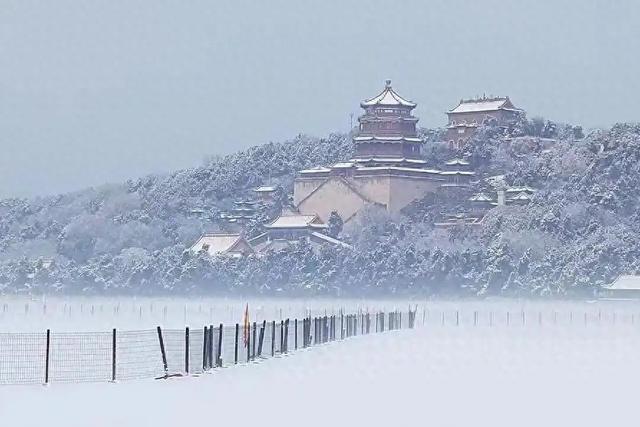 雪迎2026：颐和园又见素裹银装，半城惊鸿