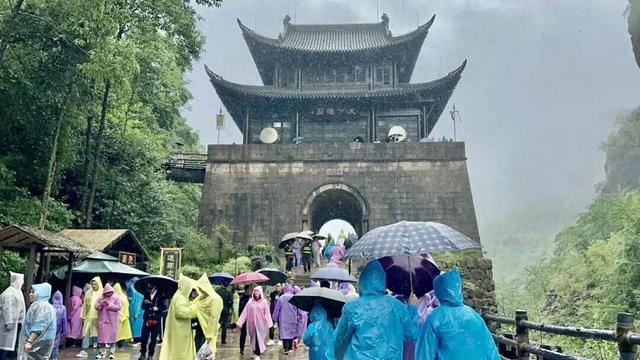雨中剑门美出诗意！这份剑阁限定浪漫，邀您共赴