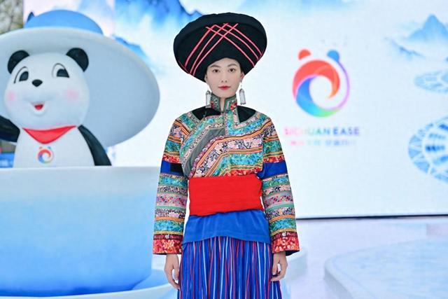 攀枝花盐边傈僳服饰惊艳四川文旅大会