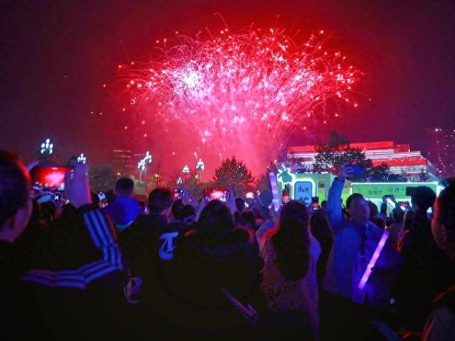 音乐、美食、购物轮番登场，贵阳跨年文旅盛宴承包你的节日快乐