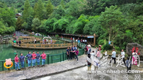 非遗民歌、丰收市集、瀑布风光——十堰郧西文旅多元体验引客来