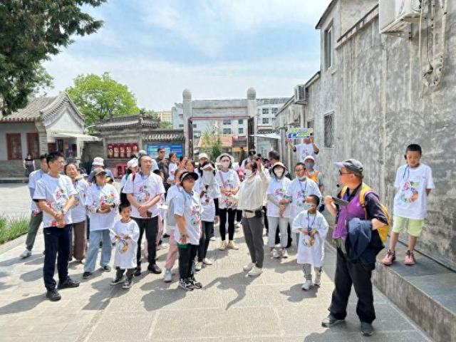 中外学生团“双向奔赴”，国际研学成暑期文旅市场“黑马”