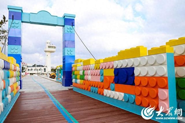 四季予你｜烟台莱山“积木桥”惊艳亮相：童趣与科技交融，打造滨海新地标