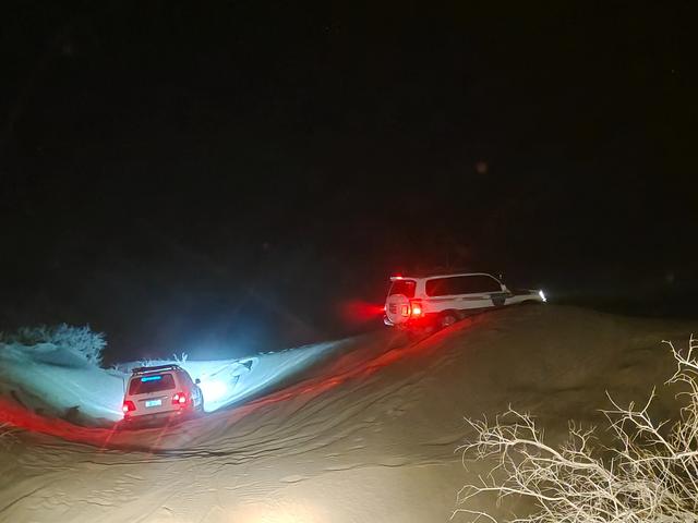 沙漠救援攻略（紧急救援 在无人区的沙漠彻夜狂奔）
