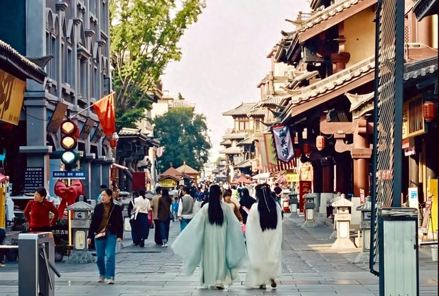 假如没有胖东来,许昌会成为网红吗?