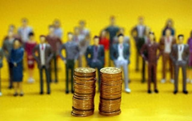 金砖出现杂音，印度开首枪后，普京也不反美元，中国加速增持黄金