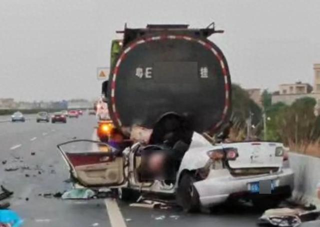 广东4名年轻小伙，高速上当场死亡！官方披露