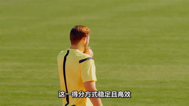 篮球场上霸气投篮，完美姿势展示