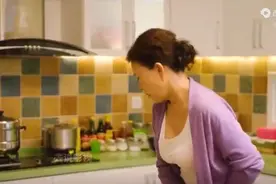 儿媳怀的是女孩，重男轻女的婆婆给儿媳粥里下打胎药（影视）图片