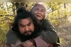 雨夜冲出尼伯龙根的迈巴赫是假的，而逆流而上是皮卡可是真的图片