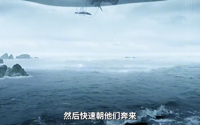 男孩冒险窥探外星人的秘密，发现外星女王即将倾巢而出，科幻片