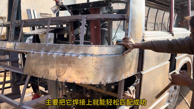巴铁纯手工修复大巴车，这个修车技术丧彪觉得很不错