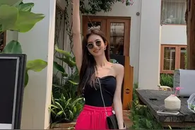 红色裤子配什么衣服好看？图片