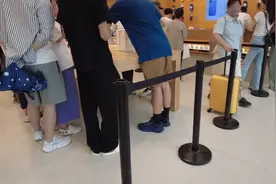 苹果16正式开售，宁波苹果直营店这人流量你能接受吗？图片