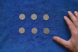 移动一枚硬币变成三排，每排三枚 #简谱识谱教学图片