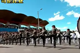 盘点各国阅兵女兵的正步走，中国的美女兵最有气势#热门#图片