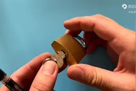 钥匙拧断到锁芯里了，不管是什么样的锁，用一支笔就能轻松...图片