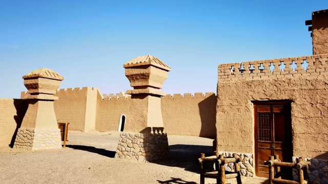 埋没在沙漠中600年的额济纳黑水城，西夏至元代丝绸之路重镇