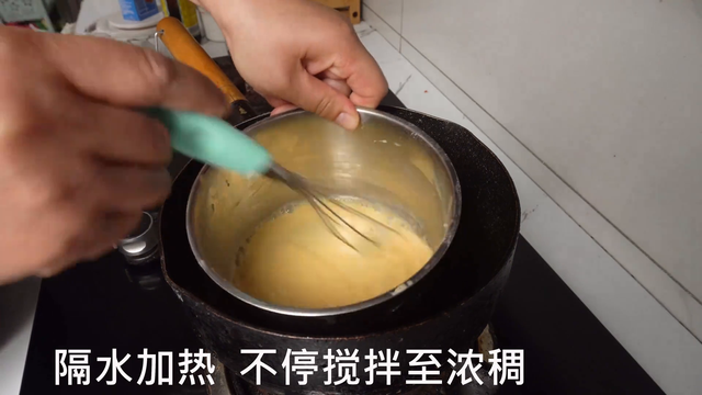 用不完的奶油在家这样做，冰山熔岩巧克力，搅和搅和就成功