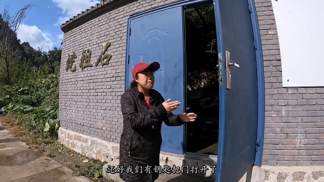 河北大山惊现14亿年的大蛇 要不是亲眼所见真的不敢相信 太逼真