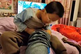 帮妈妈脱袜子#袜子都没反应过来图片