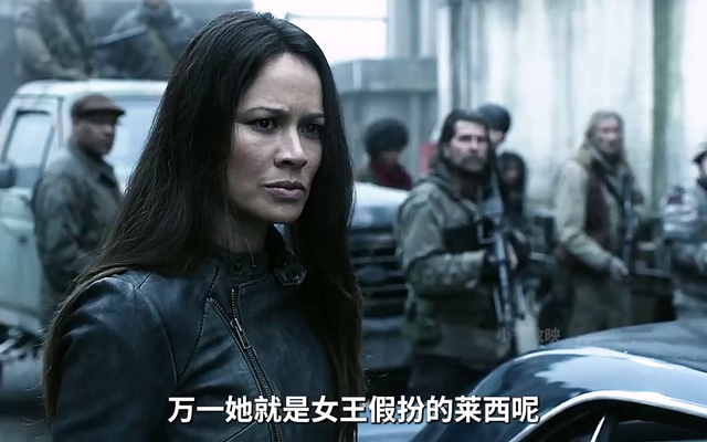 男孩冒险窥探外星人的秘密，发现外星女王即将倾巢而出，科幻片