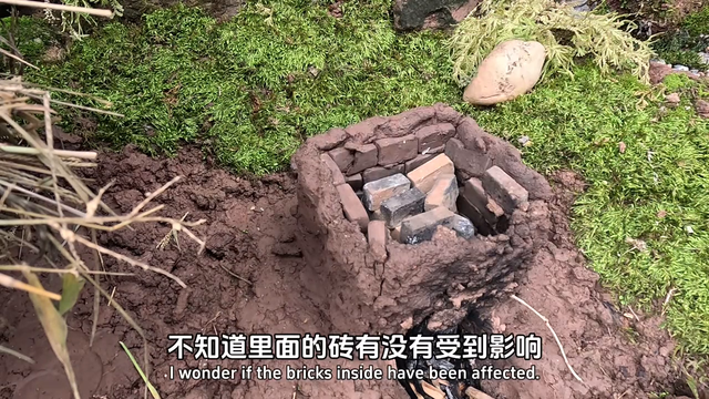 在微缩的迷你世界里，用泥土烧成砖，自己建房 #荒野建造