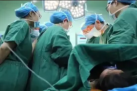 为什么主刀大夫是主治医师，不是主任医师？图片