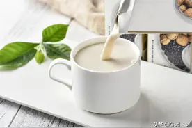 蛋白粉怎么冲泡，为什么不能用开水冲？图片