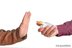 决定戒烟是一根不吸好，还是慢慢减少好？图片