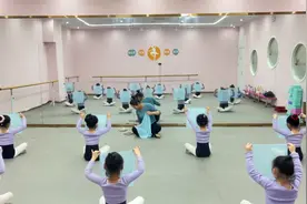 有一个姑娘图片