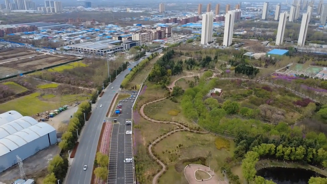 实拍河南郑州荥阳市城市建设，太繁华了，不愧为全国百强县