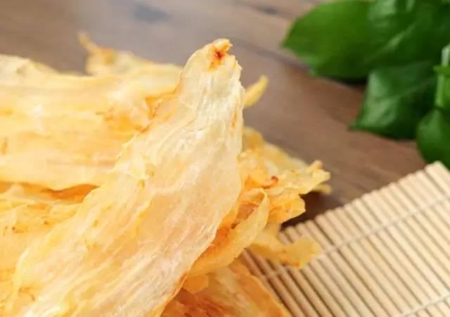 花胶开水一烫会烂掉什么情况 2026年花胶热水烫过后软绵绵的是怎么回事