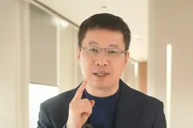 雷总在直播间只送小心心？王腾有点飘？我又来答网友问了！#卢伟冰答网友问视频封面