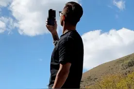 遥遥领先的卫星通信 好用吗？#知秋向山行 #华为mate60pro #卫星通信 #遥遥领先视频封面