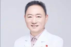 幽门螺旋杆菌传播途径 幽门螺旋杆菌是一种常见的细菌感染，口口传播是其主要的传播途径之一，例如：共餐时不使用公筷，是家庭内传播的重要途径。#幽门螺旋杆菌 #幽门螺旋杆菌感染会传染家人吗 #硬核健康科普行动  #肠胃 #细菌感染视频封面