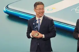 前段时间去参加了ESG榜样的颁奖典礼，带大家看看去央视录制节目是一种什么样的体验！视频封面