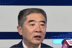 伊朗两款新型导弹加入混合打击模式 高超声速导弹起关键作用？ #伊朗向以色列发起新一轮导弹袭击 时事评论员杜文龙表示，目前伊朗为突破美以联合防空反导体系，弹道导弹突击跟上一次相比有很大变化，首先是集中上百枚导弹实施高强度突击，其次是采用“高超声速导弹+中程弹道导弹”的混合打击模式。视频封面