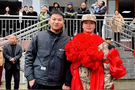 #男友送女友参军入伍满脸心疼骄傲 ： 这是她的梦想，我支持她，等待她。@++威.视频封面