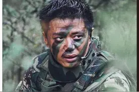 许三多和成才来到A大队，发现自己的军衔最低 #士兵突击 #许三多视频封面