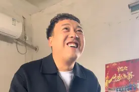 2月2日（发布），过年家里来了不认识的亲戚，网友示范“叫人小妙招”！只要够快够含糊，谁也听不出来。#过年亲戚