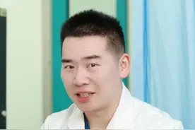 春季皮肤瘙痒难耐，抓紧挖走田里这株草！ #皮肤瘙痒 #抖出健康知识宝藏 #鱼腥草 #医学科普视频封面