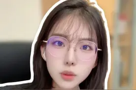 南京红爷到底判几年？什么罪？ 不是，我真的不懂，那些男人是瞎了吗？这都看不出红姐是男的？这红爷男扮女装算诈骗罪吗？被抓是票昌还是犯罪呢？#万万没想到 #内容过于真实 #法律咨询 #抖来普法2025