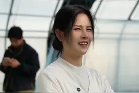 今天江苏90后村书记来参观我的大棚番茄，年轻书记带动村里致富 #我的乡村生活 #新农人 #振兴乡村 #好客山东好品山东视频封面