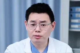 打呼噜的危险居然这么大，如果经常这样打呼噜千万不要大意#打鼾 #打呼噜 #睡眠呼吸暂停综合征 ##抖出健康知识宝藏 #睡觉视频封面