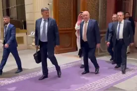 持续超12小时！美俄利雅得“马拉松式”会谈结束，白宫消息人士：谈判进展非常顺利视频封面