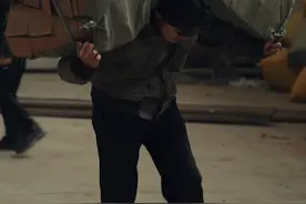 翻出了学校的围墙，却翻不出社会的高墙！ #三根葱男团视频封面