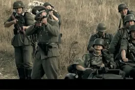 新兵带着AK-47穿越到了二战 #电影解说#战争电影#我要上热门#推荐电影#+dou上热门@DOU+小助手视频封面