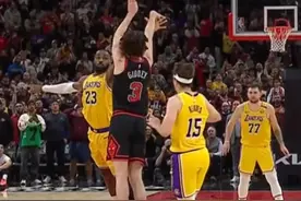 【关键球周经典回顾：吉迪中场超远三分绝杀湖人】堪称年度绝杀！还记得这场神仙打架般的比赛吗？里夫斯关键上篮帮助湖人反超1分，就在看似大局已定的时候，吉迪投进了那记神奇中场超远三分，一剑封喉压哨绝杀湖人！#NBA主题周 #NBA关键球周 #吉迪绝杀湖人视频封面