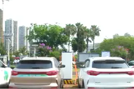 新能源车保险贵续保难？诸多车主遭遇引发共鸣视频封面